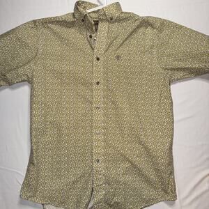 Ariat Short Sleeve Button Down Shirt Mens Small Cocktail Beer Drinks Print